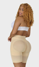 Load image into Gallery viewer, HOURGLASS SHORTS M428