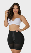 Load image into Gallery viewer, HOURGLASS SHORTS M428