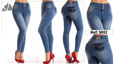 Load image into Gallery viewer, Jeans Colombiano Levantacola V5012