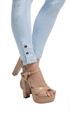 Load image into Gallery viewer, Jeans Colombiano Levantacola Ref808151